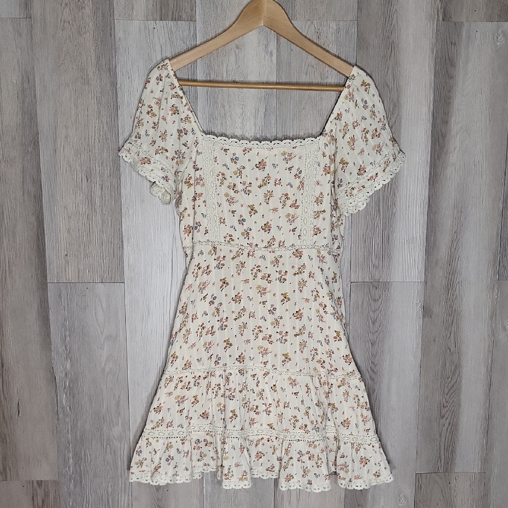American Eagle Floral Puff Sleeve Mini Dress Lace Trim Romantic Cottagecore Boho